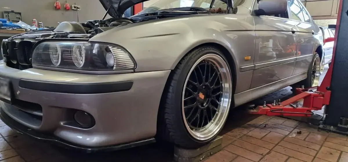 Gebraucht BMW 523 170 PS (125 kW) 1996 Grau Limousine