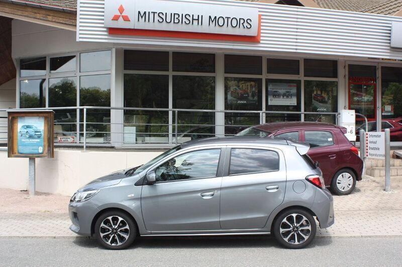 Grau Gebraucht 2021 Mitsubishi Space Star Spirit+ Limousine | 9.999 € (Fairer Preis) - Bild 1/4