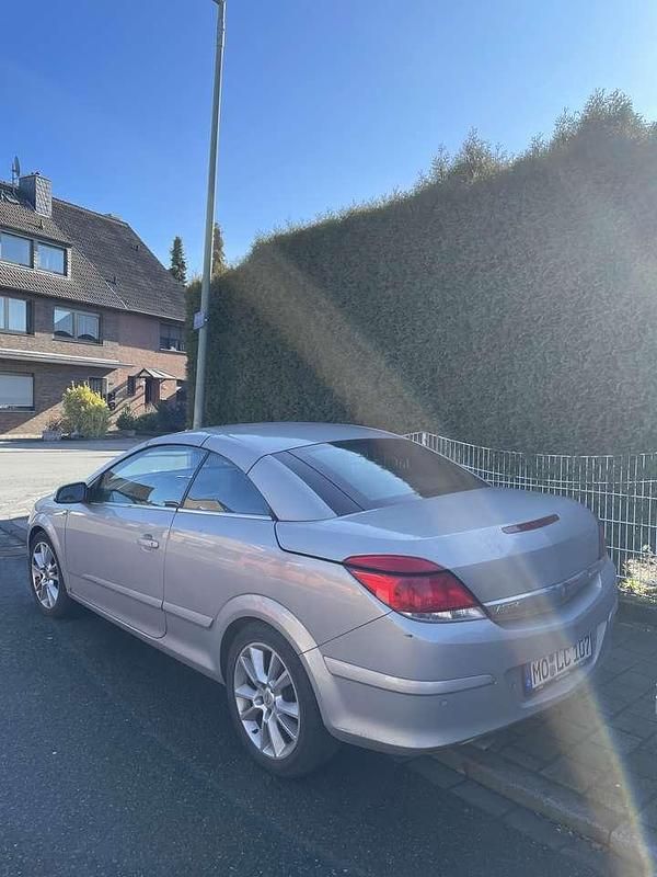 Gebraucht Opel Astra 105 PS (77 kW) 2006 Limousine