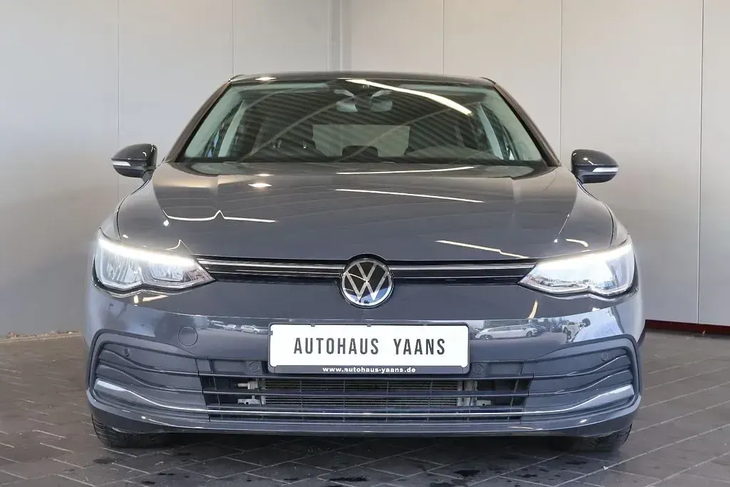 Gebraucht VW Golf VIII Move 150 PS (110 kW) 2024 Grau Limousine