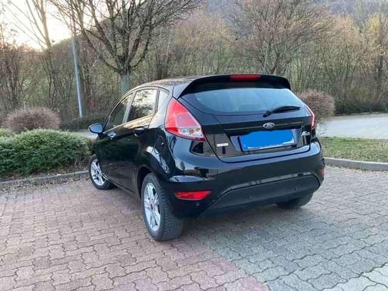 Gebraucht Ford Fiesta 101 PS (74 kW) 2017 Schwarz Limousine