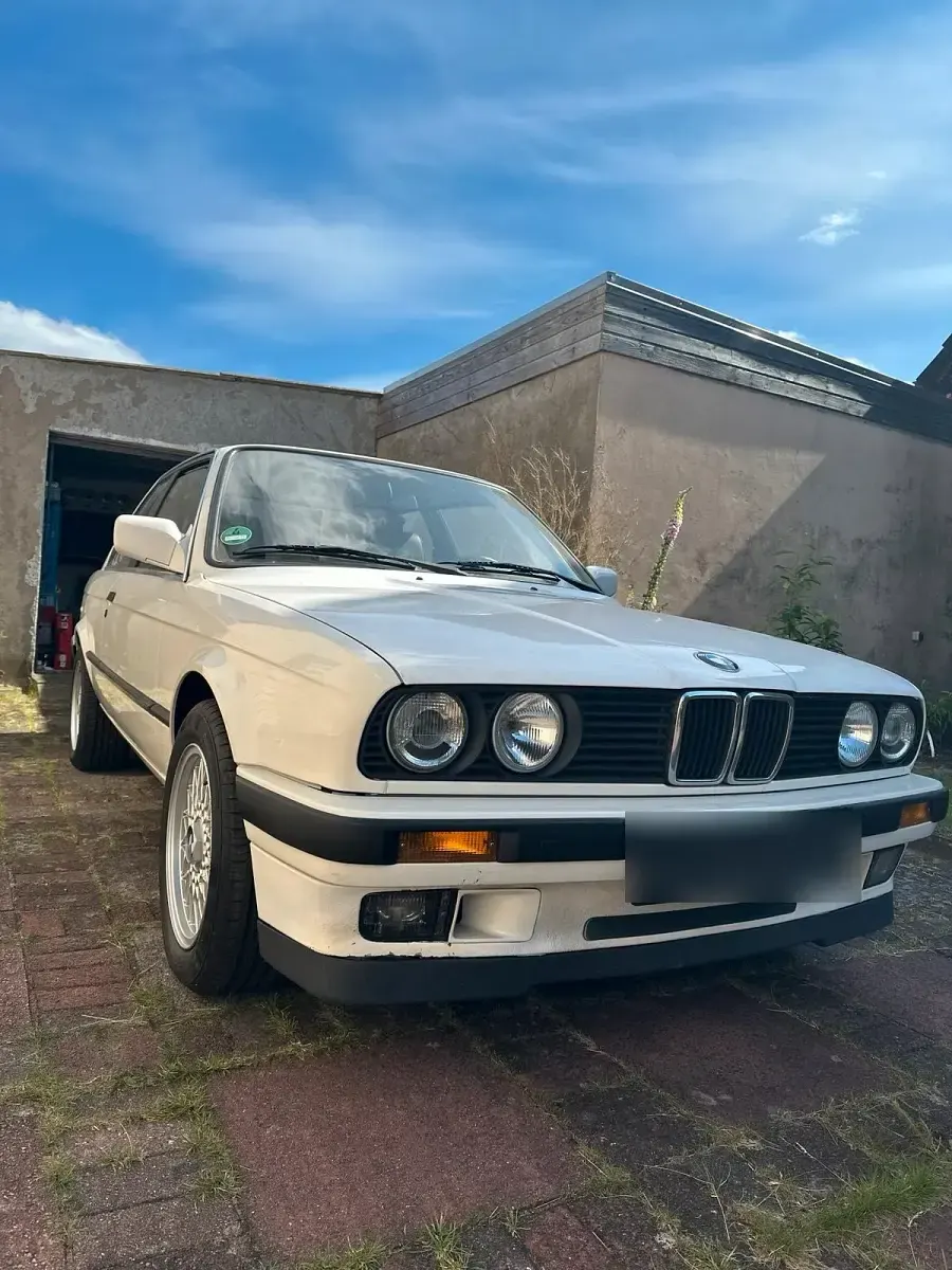 Gebraucht BMW 316 102 PS (75 kW) 1989 Weiß Coupé