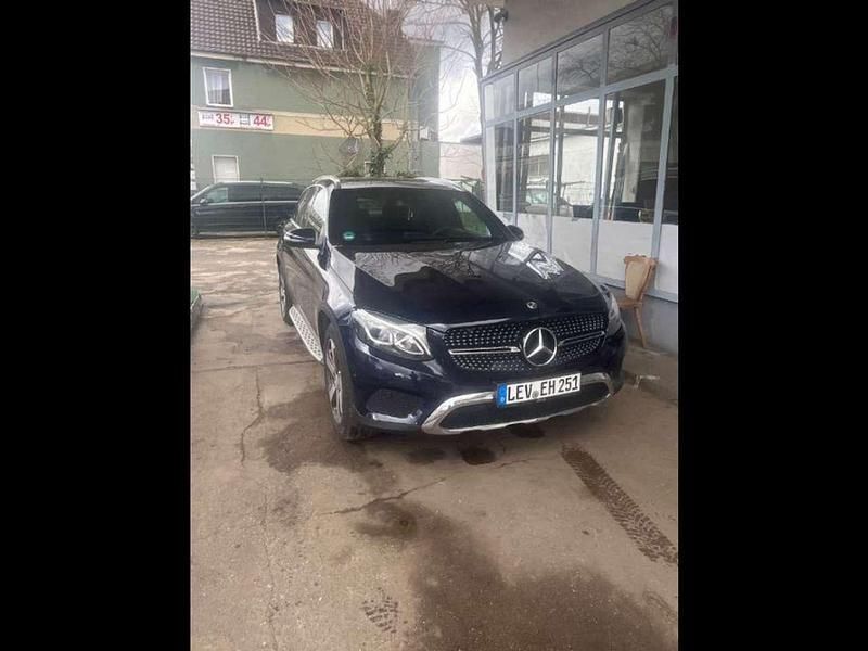 Gebraucht Mercedes GLC220 170 PS (125 kW) 2018 Blau SUV
