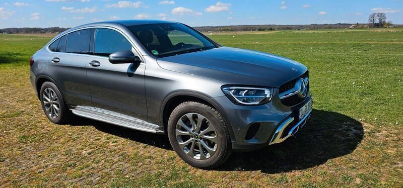 Grau Gebraucht 2022 Mercedes 200 Coupé | 41.700 € (Superpreis) - Bild 1/4