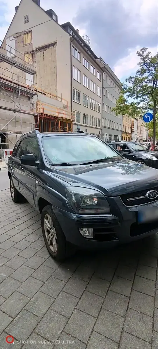 Gebraucht Kia Sportage 141 PS (103 kW) 2008 Grau SUV