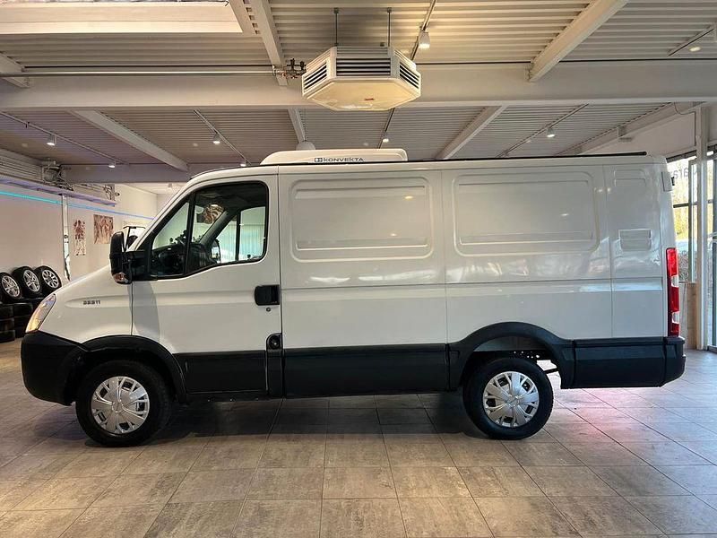 Gebraucht Iveco Daily 106 PS (77 kW) 2010 Weiß Van / Kleinbus