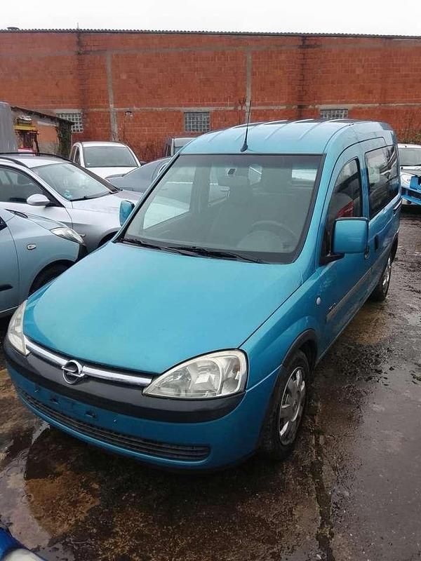 Second-hand Opel Combo 87 CP (63 kW) 2003 Albastru Monovolum