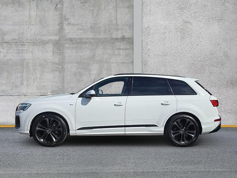 Używany Audi Q7 S-Line 286 KM (210 kW) 2025 Biały SUV
