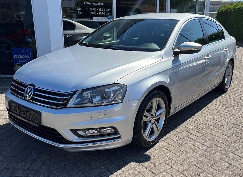 Reflexsilber Gebraucht 2014 VW Passat R-line Limousine | 8.740 € (Guter Preis) - Bild 1/4