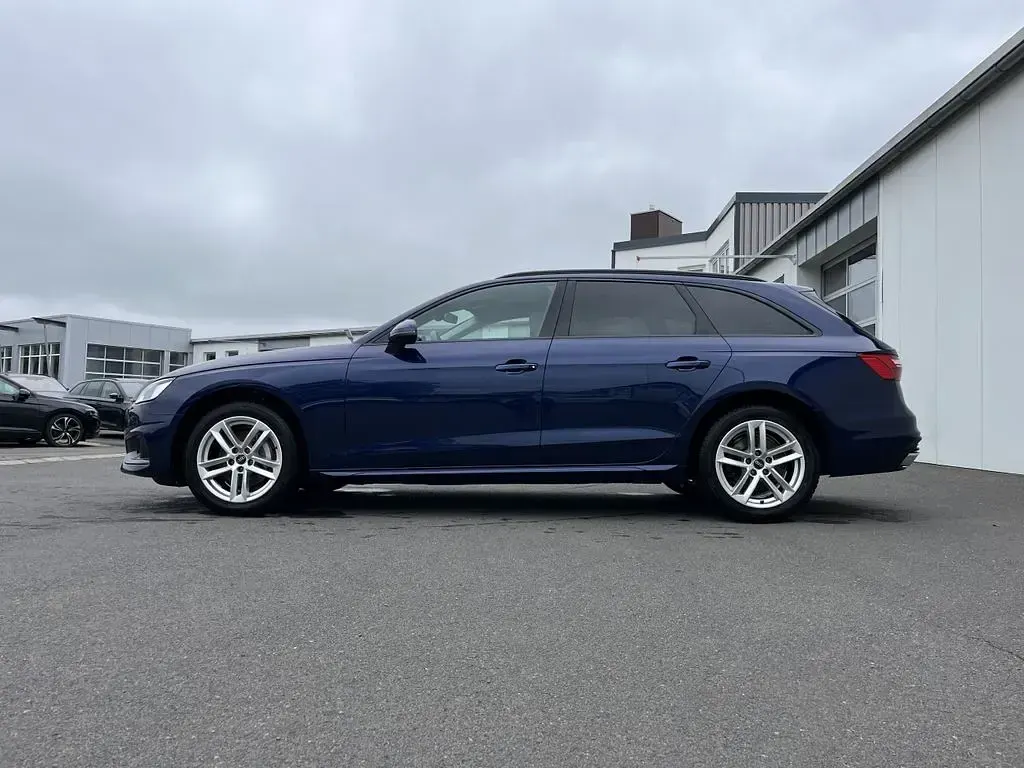 Gebraucht Audi A4 Advanced Plus 204 PS (150 kW) 2022 Navarrablau Kombi