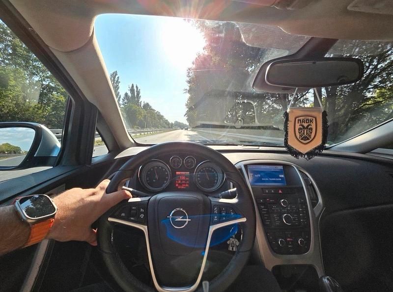 Gebraucht Opel Astra 116 PS (85 kW) 2013 Silber Kombi