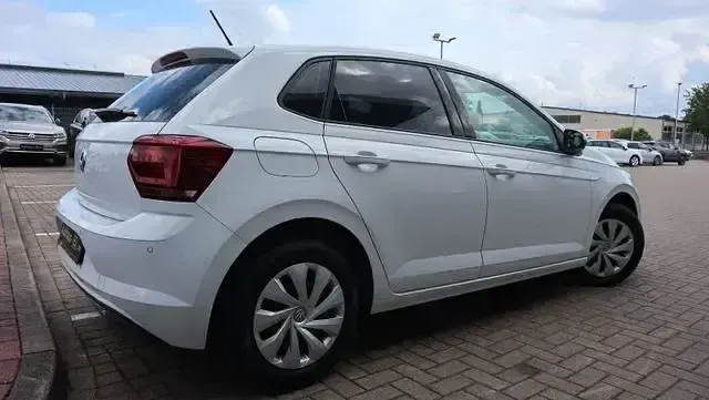 Gebraucht VW Polo Comfortline 80 PS (58 kW) 2019 Weiß Kleinwagen