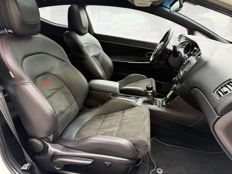 Gebraucht Kia ProCeed GT-Track 204 PS (150 kW) 2017 Weiß Kleinwagen