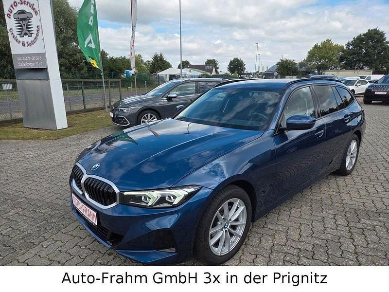 Blau Gebraucht 2023 BMW 320 Shadowline Kombi | 34.990 € (Guter Preis) - Bild 1/4