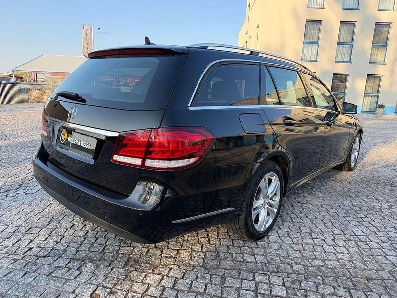 Gebraucht Mercedes E350 252 PS (185 kW) 2013 Obsidianschwarz Kombi