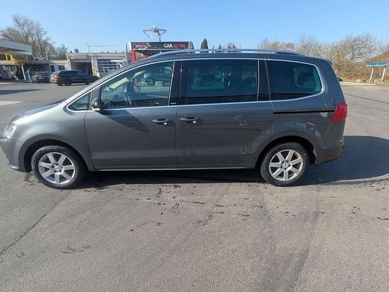 Gebraucht VW Sharan Trendline 140 PS (102 kW) 2012 Grau Van / Kleinbus