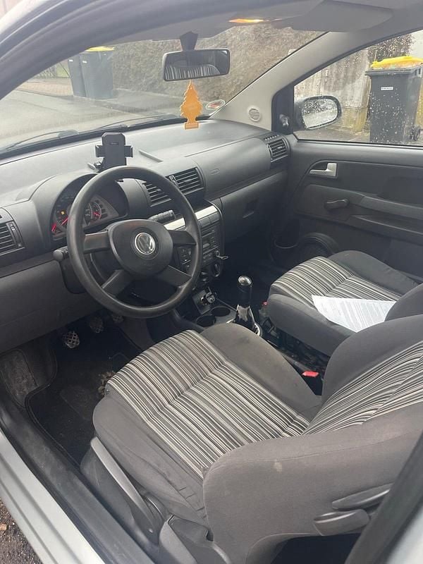 Second-hand VW Fox 55 CP (40 kW) 2005 Argintiu Hatchback