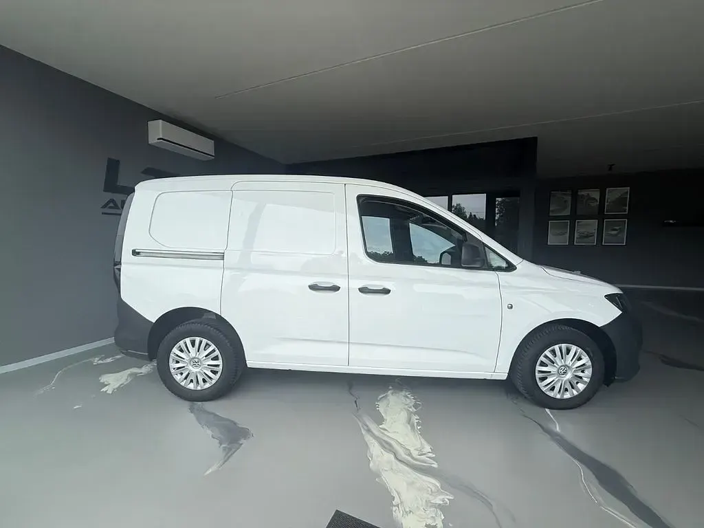 Gebraucht VW Caddy 75 PS (55 kW) 2022 Weiß Van / Kleinbus