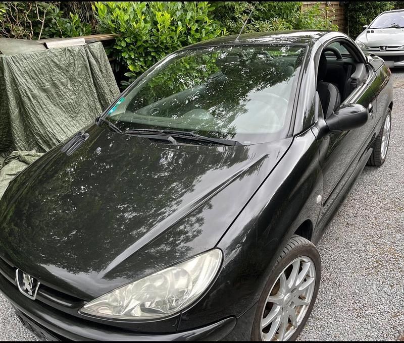 Gebraucht Peugeot 206 109 PS (80 kW) 2003 Schwarz Cabrio