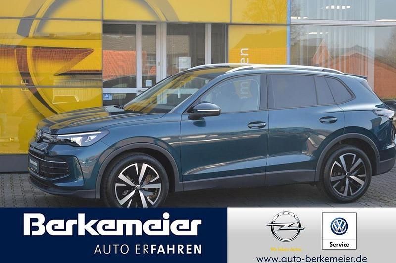 Blau Gebraucht 2025 VW Tiguan Life SUV | 39.880 € (Teuer) - Bild 1/4
