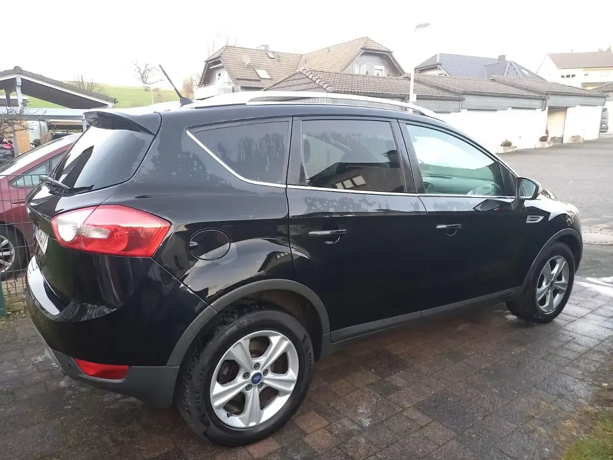 Gebraucht Ford Kuga 163 PS (119 kW) 2011 Schwarz SUV