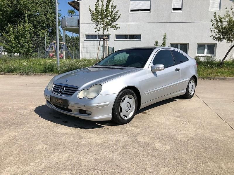 Silber Gebraucht 2003 Mercedes C220 Coupé | 1.590 € (Guter Preis) - Bild 1/4
