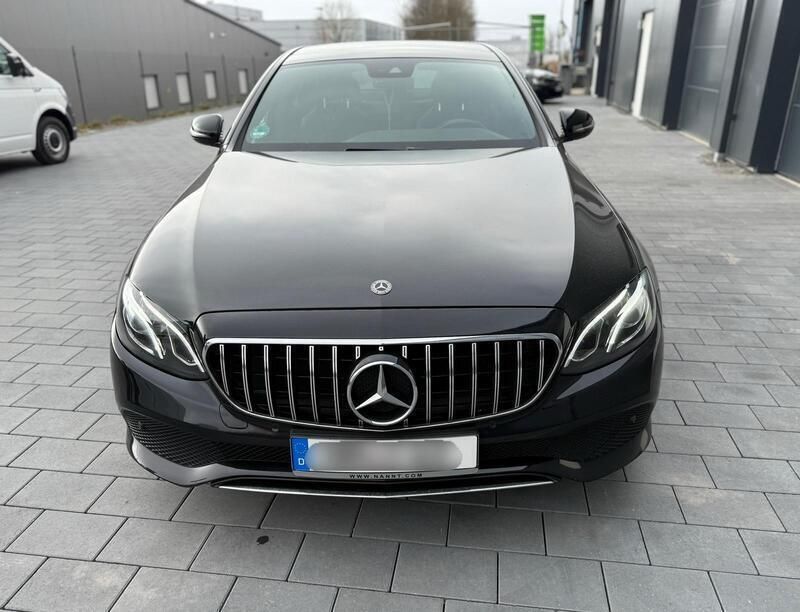 Schwarz Gebraucht 2019 Mercedes E200 Limousine | 29.900 € (Fairer Preis) - Bild 1/4