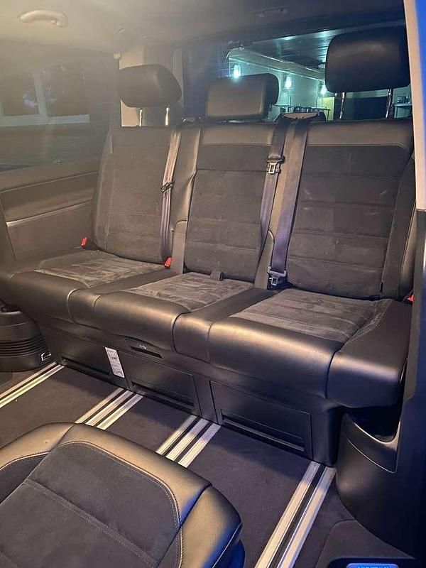 Gebraucht VW Multivan Comfortline 150 PS (110 kW) 2018 Schwarz Van