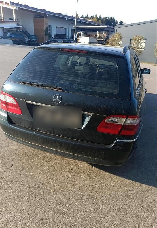 Second-hand Mercedes E320 204 CP (150 kW) 2004 Albastru Break