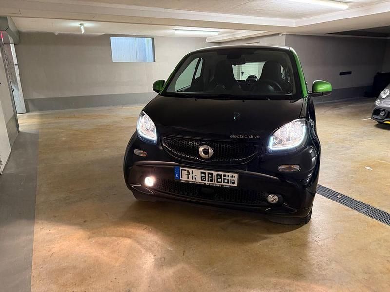 Używany Smart ForTwo Electric Drive 60 kW (82 KM) 2018 Czarny Coupe