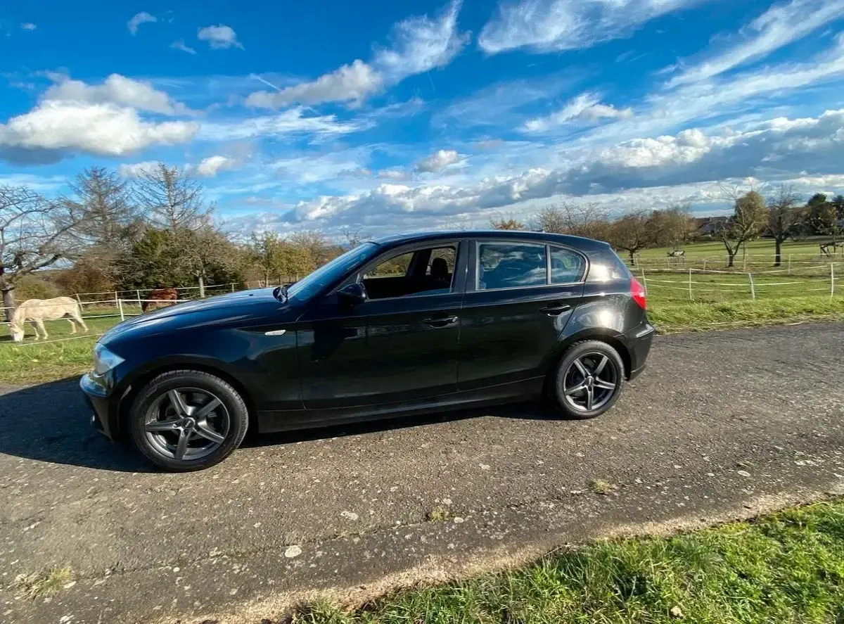Gebraucht BMW 120 177 PS (130 kW) 2008 Schwarz Kleinwagen