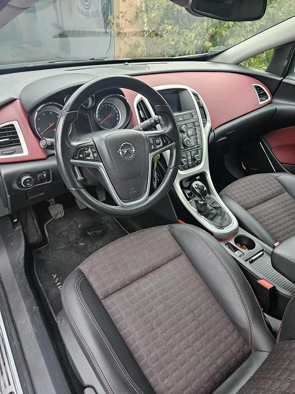 Gebraucht Opel Astra GTC 165 PS (121 kW) 2012 Weiß Coupé