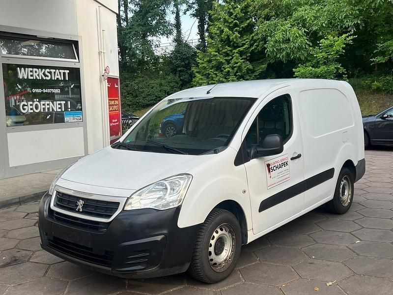 Weiß Gebraucht 2016 Peugeot Partner Van / Kleinbus | 6.999 € (Superpreis) - Bild 1/4