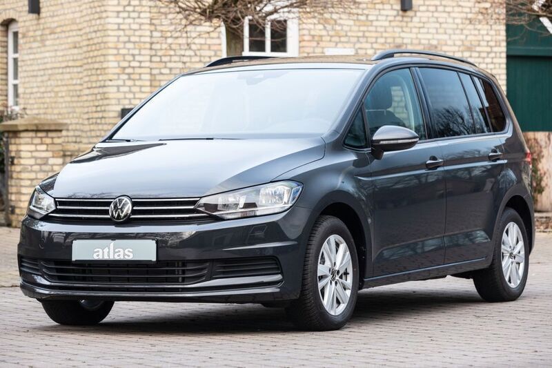 Uranograu Gebraucht 2024 VW Touran Comfortline Van / Kleinbus | 37.495 € (Teuer) - Bild 1/4