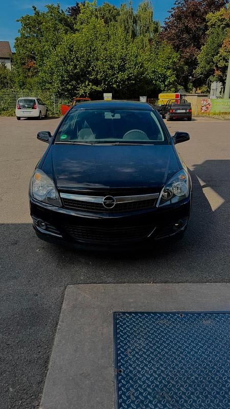 Schwarz Gebraucht 2009 Opel Astra GTC Innovation Coupé | 2.500 € (Superpreis) - Bild 1/4