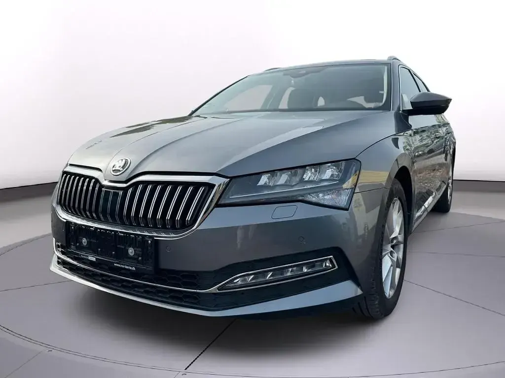 Gebraucht Skoda Superb Ambiente 150 PS (110 kW) 2023 Grau Limousine