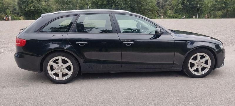 Second-hand Audi A4 Ambiente 143 CP (105 kW) 2012 Negru Break