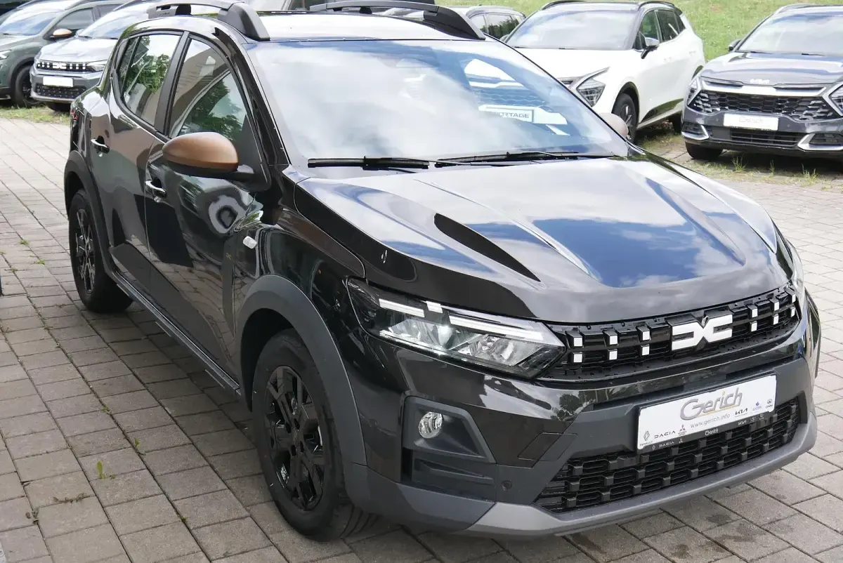 Neu Dacia Sandero Extreme 122 PS (89 kW) 2026 Perlmuttschwarz Limousine