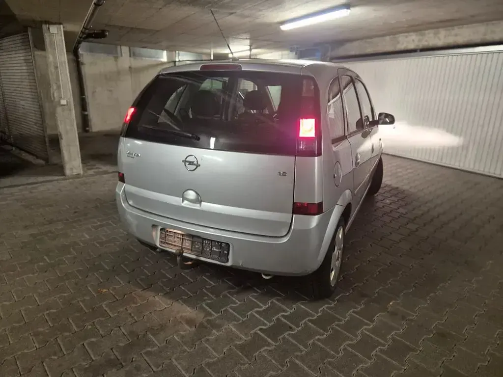 Usata Opel Meriva Edition 90 CV (66 kW) 2006 Argento Monovolume