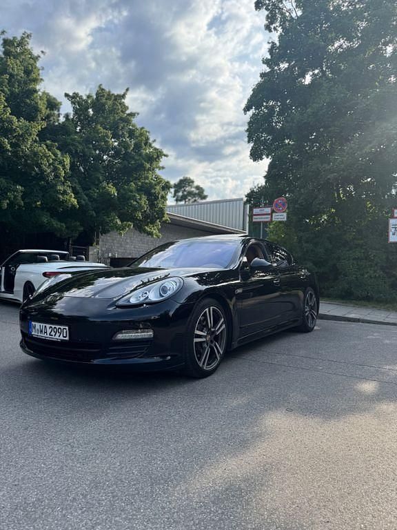 Schwarz Gebraucht 2012 Porsche Panamera Limousine | 22.999 € (Superpreis) - Bild 1/4