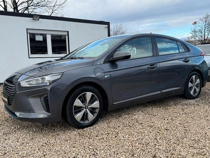 Gebraucht Hyundai Ioniq 105 PS (77 kW) 2018 Grau Kleinwagen