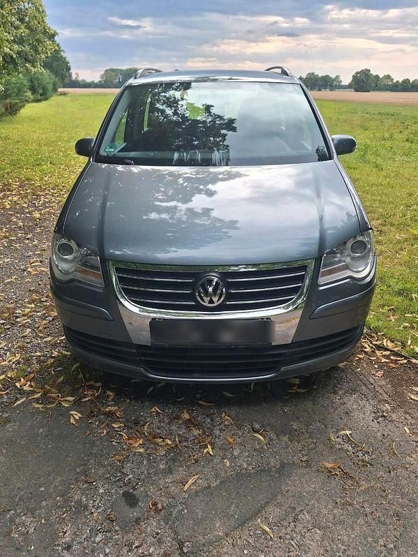 Silber Gebraucht 2008 VW Touran Van / Kleinbus | 5.300 € (Teuer) - Bild 1/4