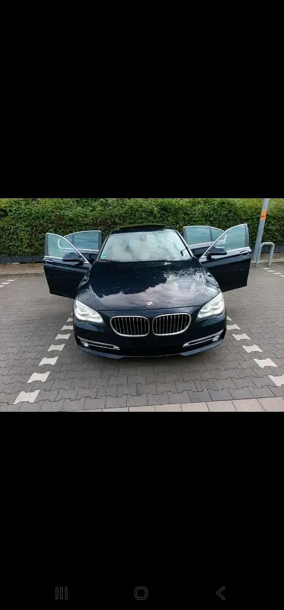Gebraucht BMW 730 258 PS (189 kW) 2012 Blau Limousine