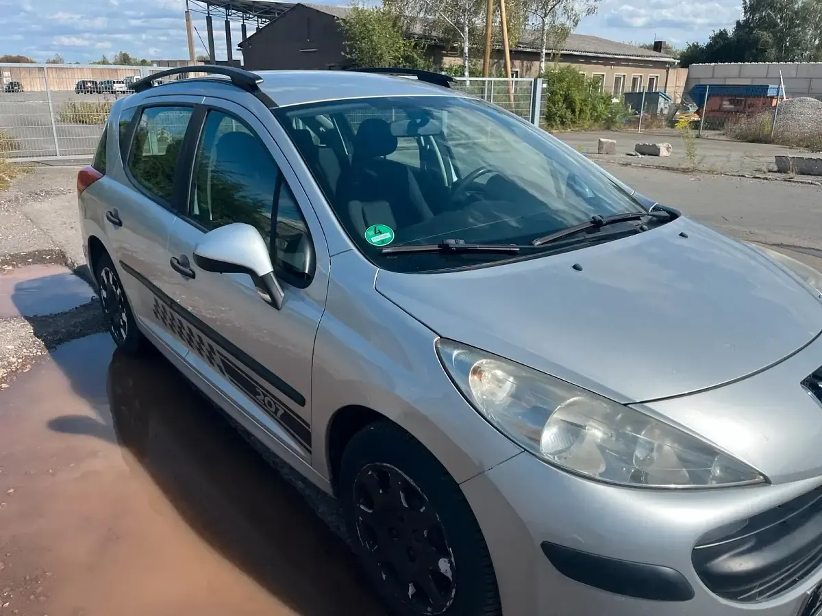 Gebraucht Peugeot 207 73 PS (53 kW) 2007 Silber Kombi