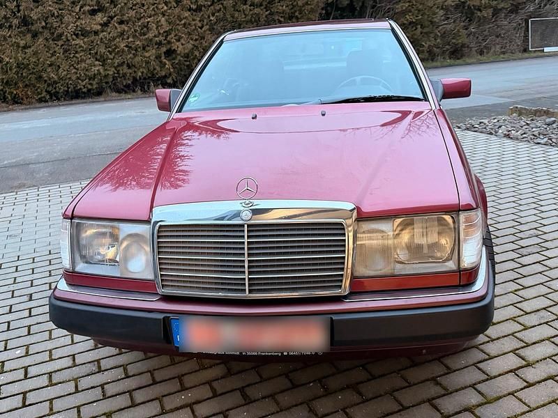 Rot Gebraucht 1990 Mercedes 230 Coupé | 7.950 € - Bild 1/4