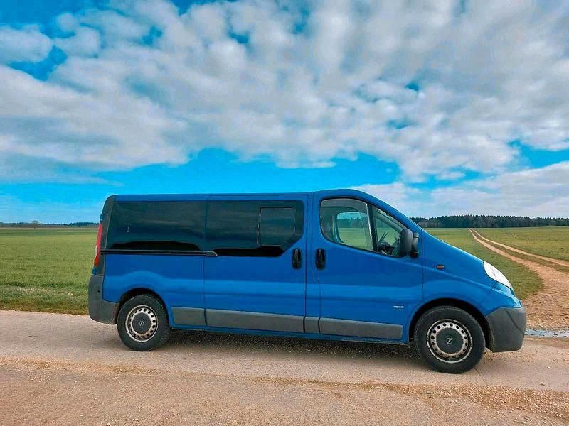 Usata Opel Vivaro 2013 Blu Monovolume