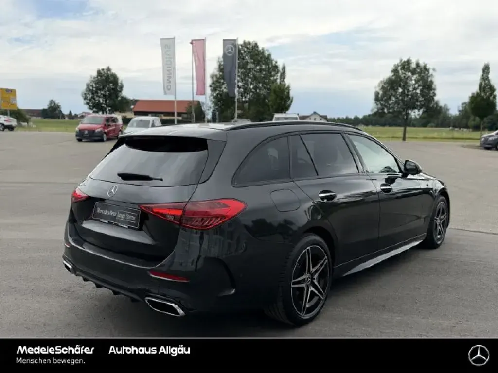Gebraucht Mercedes E300 AMG 204 PS (150 kW) 2024 Lack graphitgrau (metallic) Kombi
