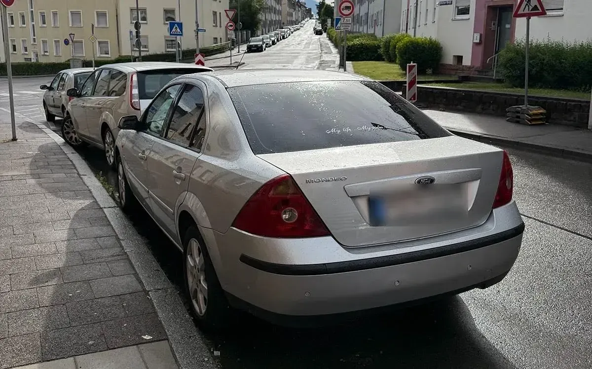 Gebraucht Ford Mondeo Ghia 170 PS (125 kW) 2002 Silber Limousine