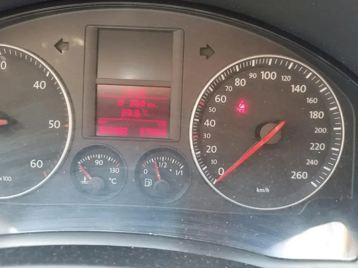 Gebraucht VW Golf V 140 PS (102 kW) 2006 Grau Kleinwagen
