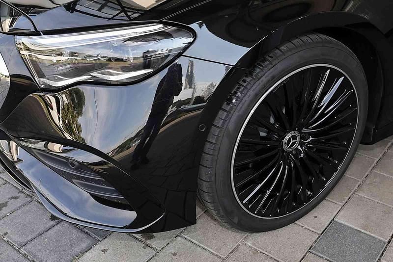 Gebraucht Mercedes E200 AMG 204 PS (150 kW) 2025 Metalliclack obsidianschwarz Limousine